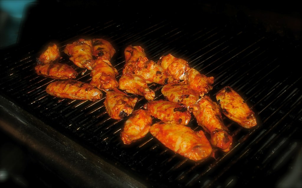 Wings on the Grill, Chipotle Sriracha Wings, Robyn Medlin Lindars, Grill Girl
