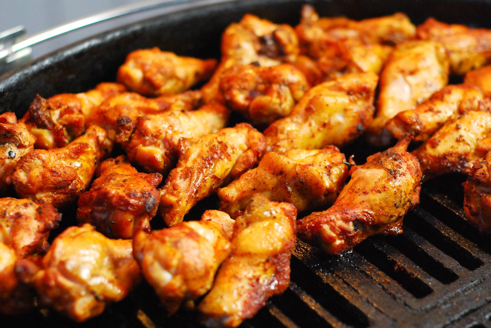 smoked chicken wings, grilled wings, grilled wings recipes, Robyn medlin, Grill Girl, Female Grilling, Grill Girl Robyn medlin, Grilled BBQ Wings