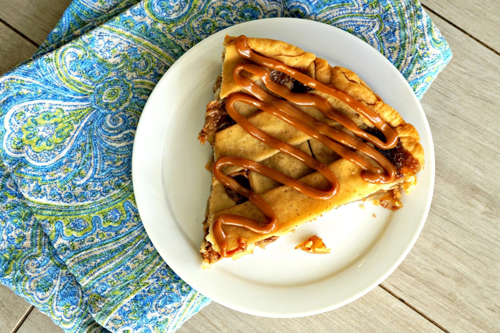Smoked Bourbon and Salted Caramel Apple Pie - GrillGirl