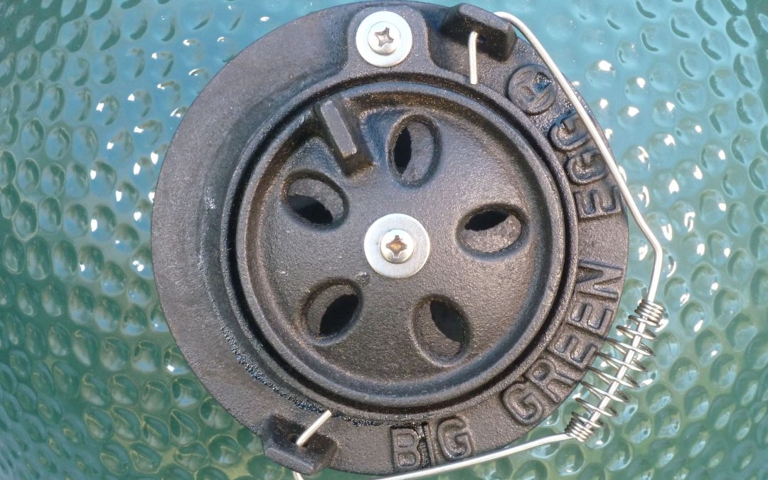 How to Lay a Fire and Control the Temp in Your Big Green Egg