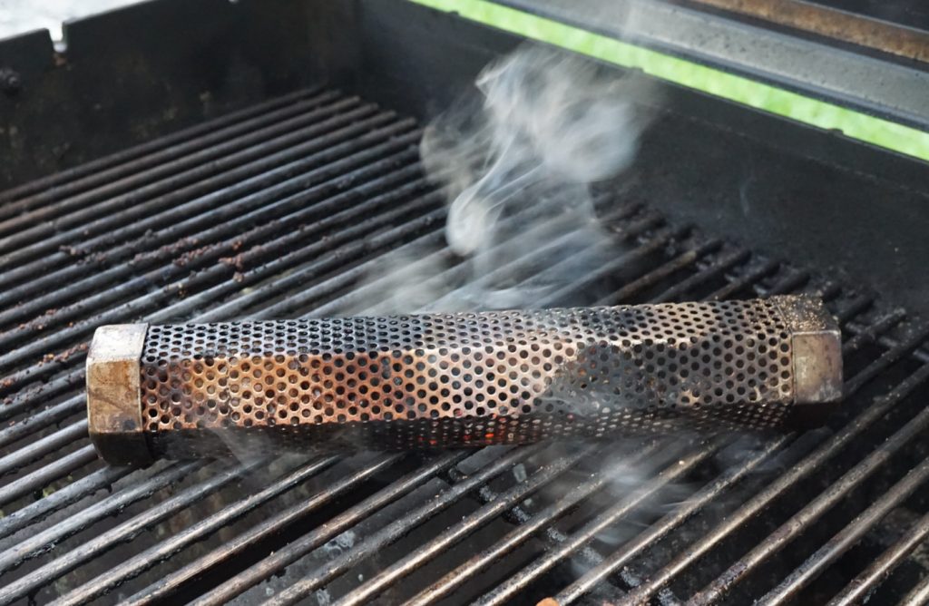 smoker tube_how to get smoke flavor on a gas grill
