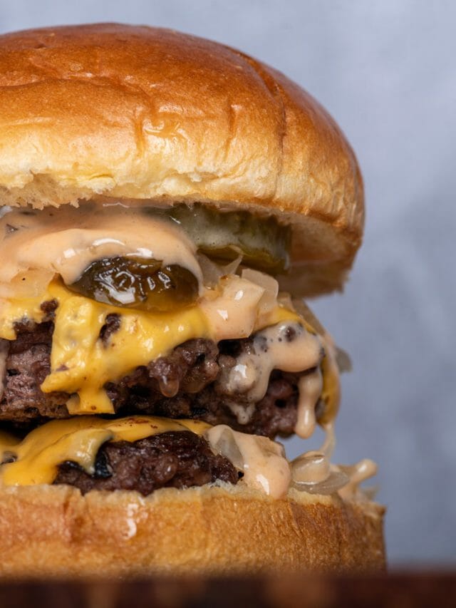 Juicy Lucy Burgers Recipe
