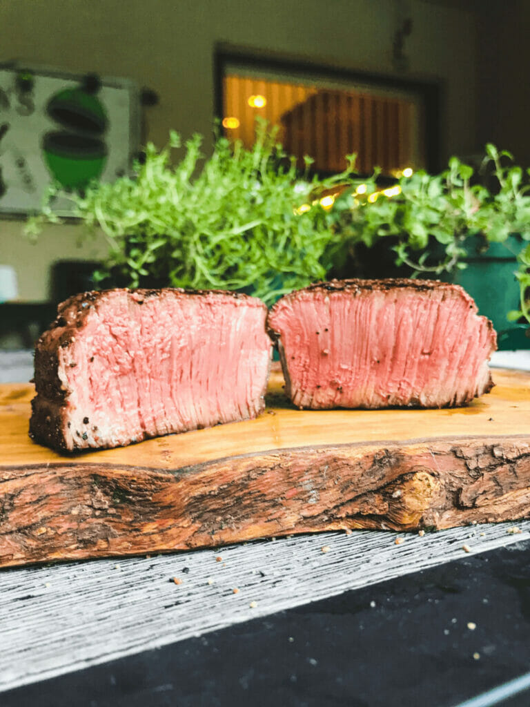 how to grill filet mignon on the big green egg